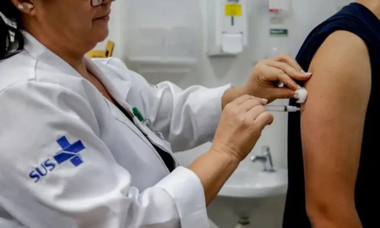 Vacinas da dengue serão destinadas a outros públicos