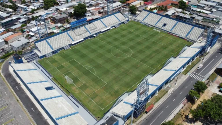 Parintins e Nacional fazem duelo na Colina pelo Campeonato Amazonense