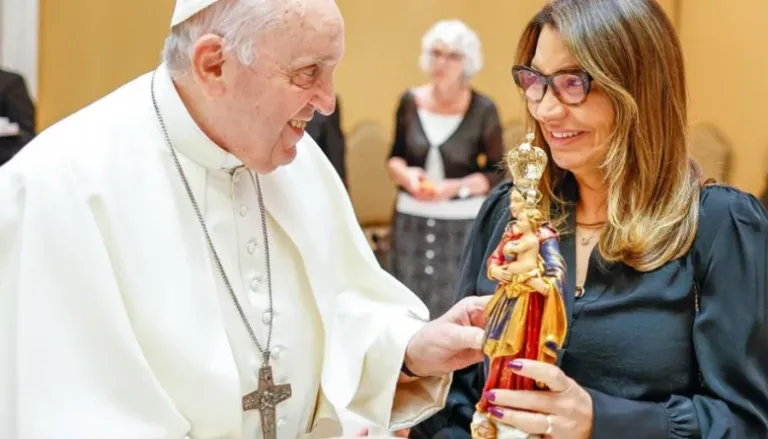 Em viagem à Roma, Janja encontra Papa Francisco nesta quarta-feira (12) Em viagem à Roma, Janja encontra Papa Francisco nesta quarta-feira (12)