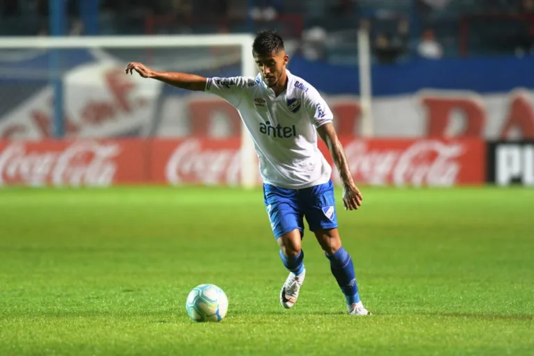 Contratação: Amazonas FC anuncia atacante uruguaio Kevin Ramírez