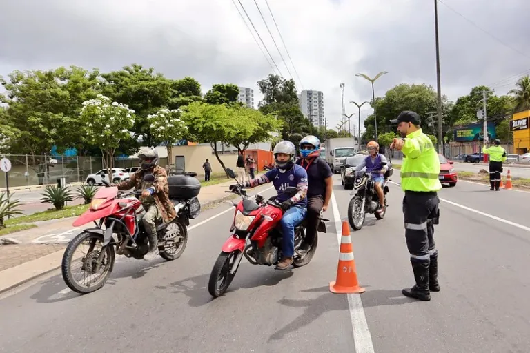 Operação 'Cavalo de Aço' fiscaliza motos irregulares em Manaus(FOTO: Divulgação/IMMU)