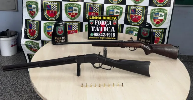 Polícia apreende rifle, carabina e munições em casa usada por traficantes em Manaus