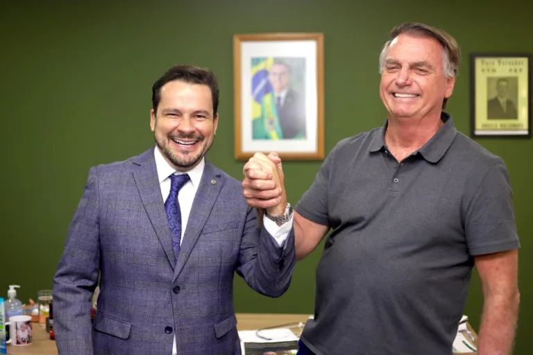 VÍDEO: Bolsonaro quer Alberto Neto como pré-candidato ao Senado em 2026