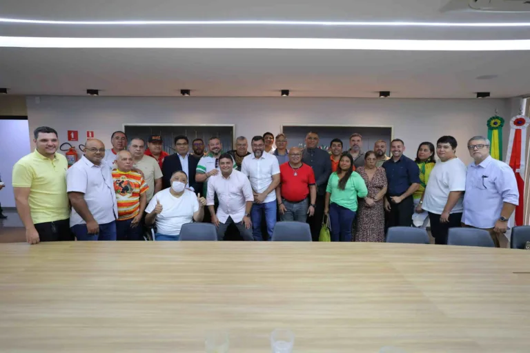 Wilson Lima anuncia repasses para escolas de samba e reafirma apoio para o Carnaval de Manaus