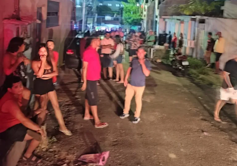 Polícia acaba com baderna em 'adega' em rua de Manaus