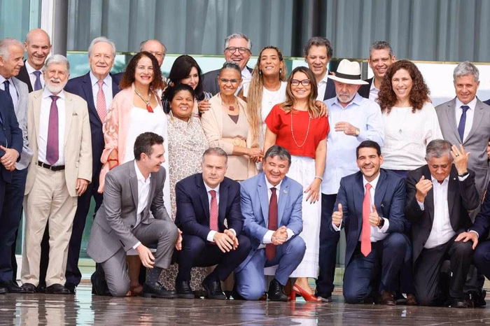 Covid: além de Nísia, 14 ministros de Lula têm vacinação incompleta