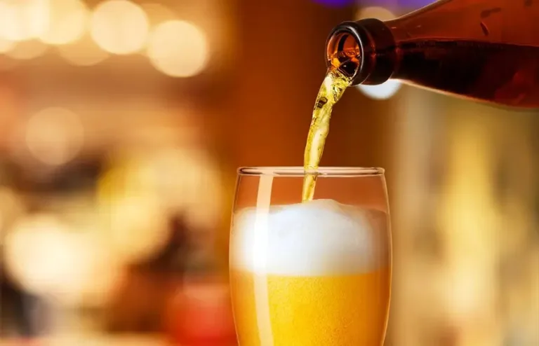 Redução no consumo de álcool salva uma vida por hora no Brasil, aponta estudo