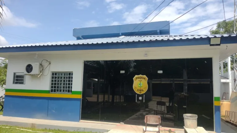 Homem é preso após furtar 20 casas e retornar aos locais para ameaçar vítimas, no Amazonas