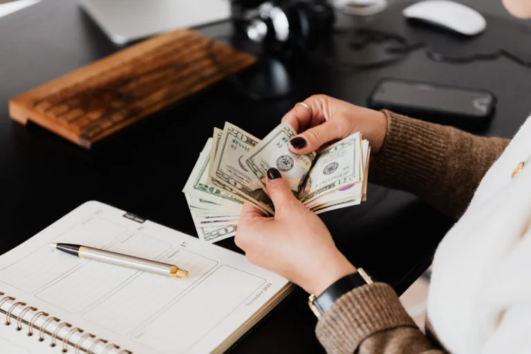 Educação financeira: 6 passos para organizar as finanças e seus motivos para mudar a sua vida!