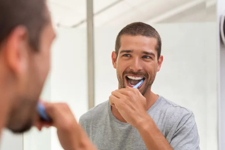 Você escova os dentes corretamente? Veja o que especialistas dizem