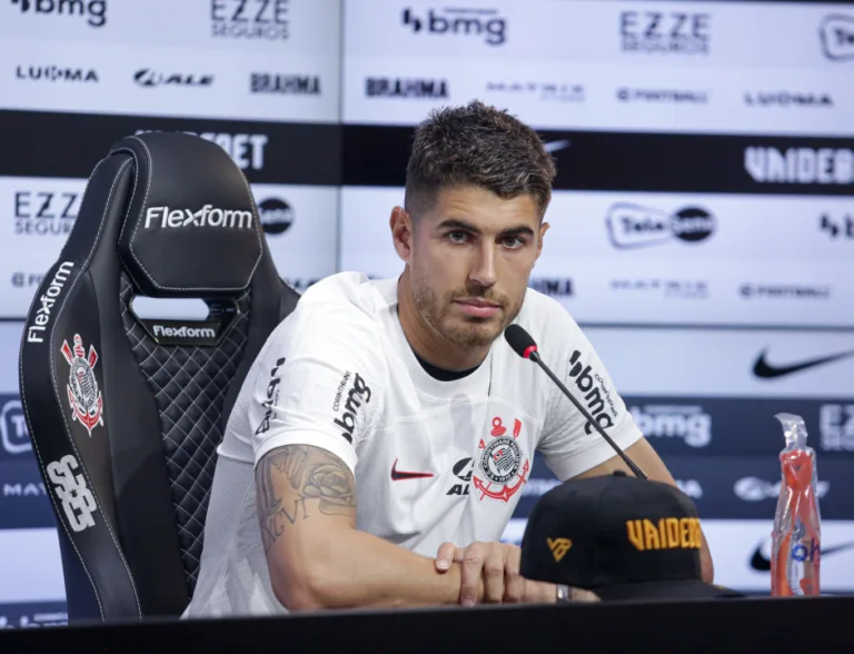Pedro Raul em coletiva de imprensa (Foto: Rodrigo Coca/Agência Corinthians)