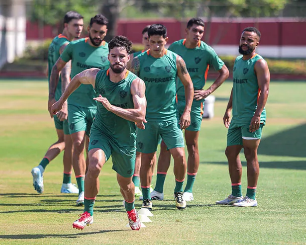 Treino dos jogadores no CT Carlos Castilho (Foto: Marcelo Gonçalves/FFC)