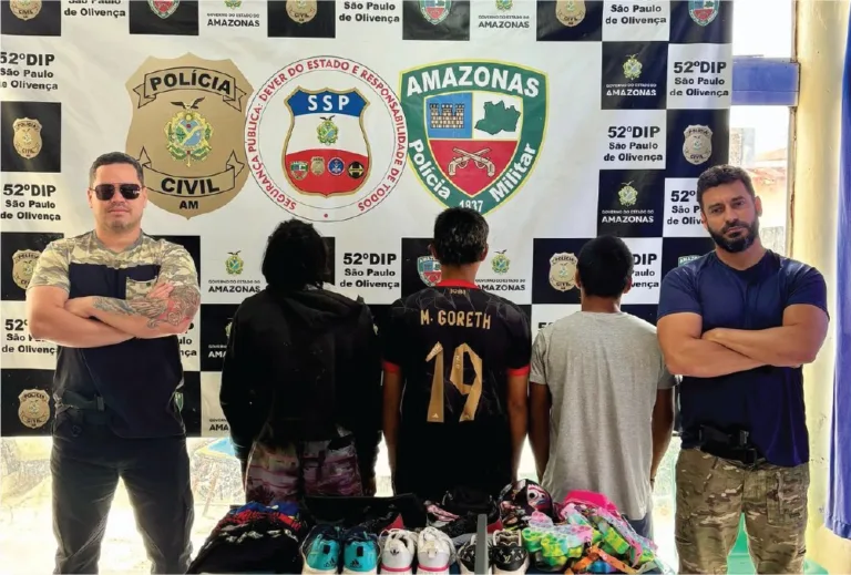 Trio foi apresentado na unidade policial para os procedimentos legais (Foto: Divulgação/PC-AM)
