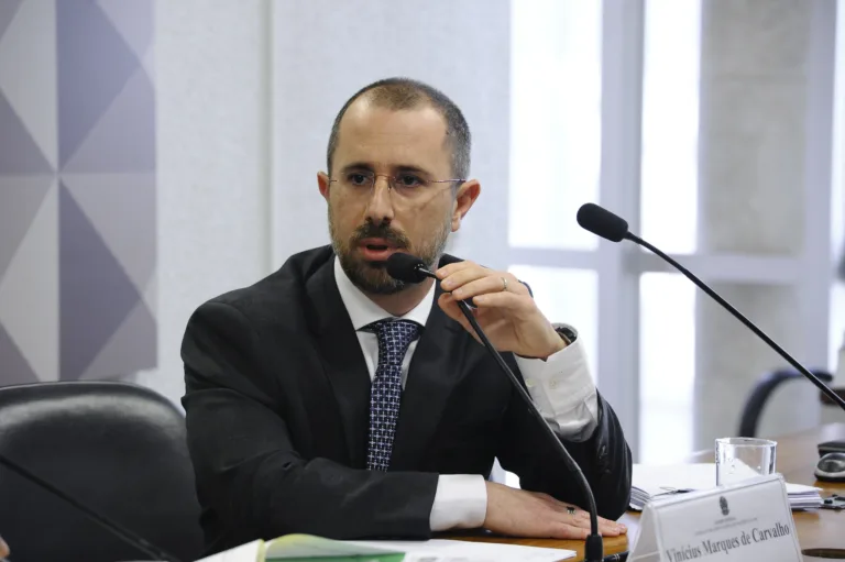 Ministro da CGU anuncia 260 ações de combate à corrupção em 2025 no Brasil