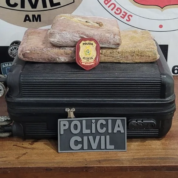 Homem é preso com maconha tipo skunk avaliada em R$ 80 mil em porto no Amazonas