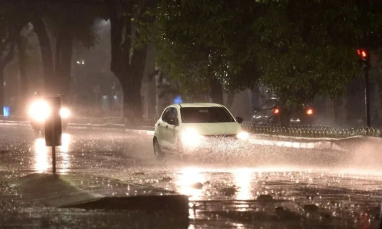 Defesa Civil emite alerta para chuvas intensas na noite desta sexta em Manaus