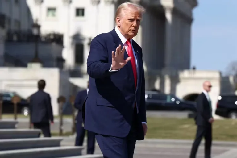 Trump anuncia que vai conversar com Putin na terça (18): "Queremos acabar com a guerra"