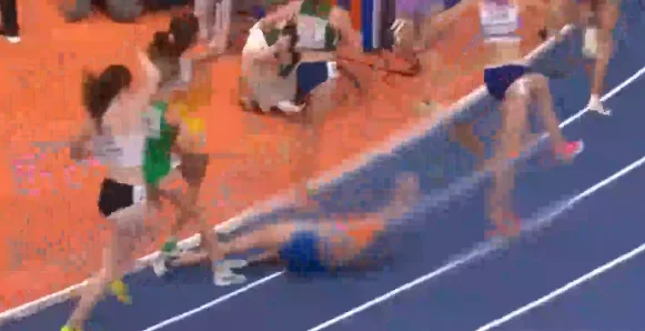 VÍDEO: Corredora sofre queda e fica inconsciente durante prova no Campeonato Europeu Indoor