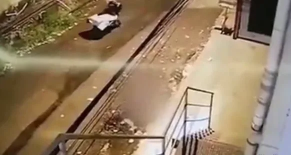 VÍDEO: Filho é condenado a 27 anos por matar e carregar o corpo da própria mãe em carrinho de mão em Manaus
