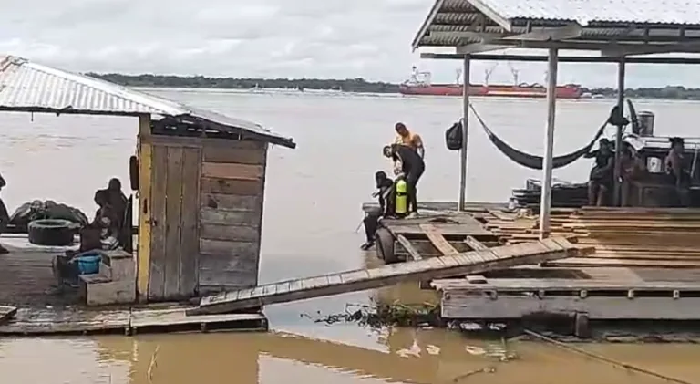 VÍDEO: Jovem cai em rio e desaparece enquanto comemorava despedida de amigo em Itacoatiara