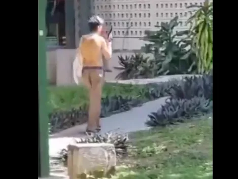 Jovem causa terror ao andar armado na Ufam