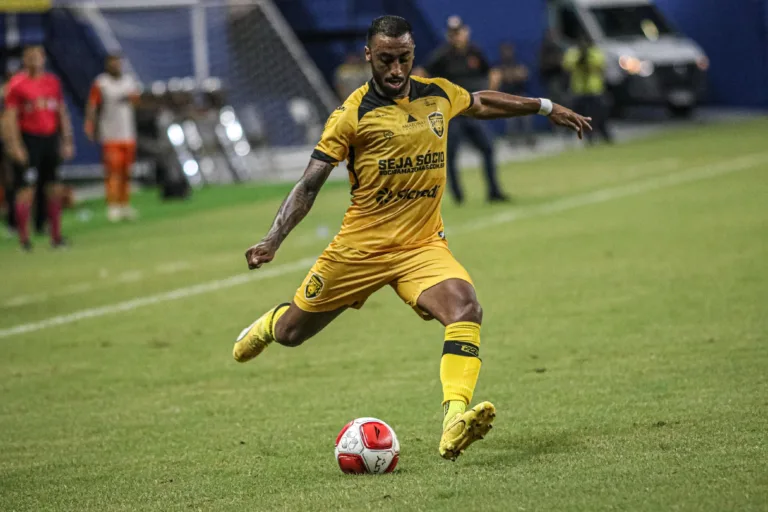 Lateral-direito do Amazonas FC é convocado pela seleção de Guiné Equatorial