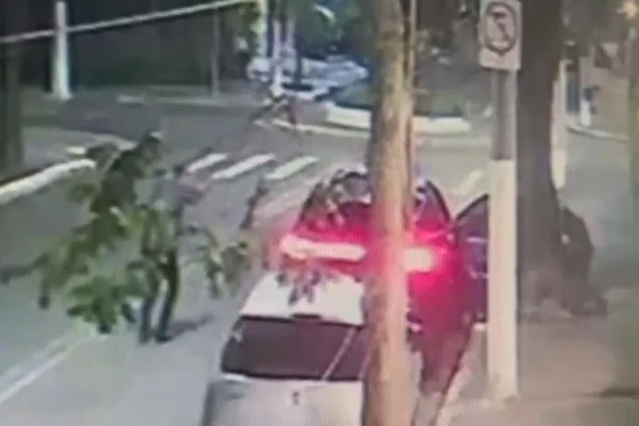 Homem tenta roubar escolta do vice-governador de SP e é morto.