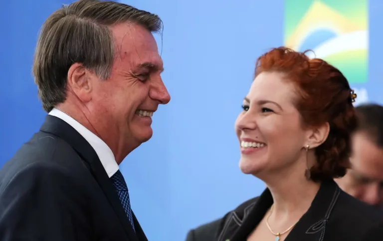 Jair Bolsonaro e Carla Zambelli - (Foto: Marcos Corrêa/PR)