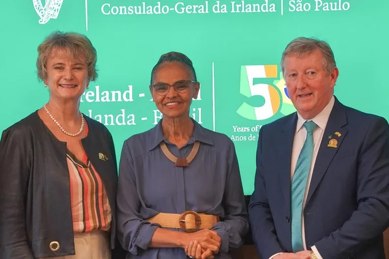 IRLANDA E FUNDO AMAZÔNIA - A ministra do Meio Ambiente e Mudança do Clima, Marina Silva, se encontrou, em São Paulo, com a embaixadora da Irlanda no Brasil, Fiona Flood, e com o ministro dos Transportes irlandês, Seán Canney - Foto: Rogério Cassimiro/MMA