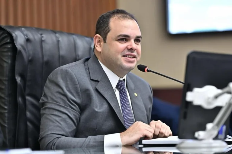 Data para inscrições no concurso da ALEAM é divulgada por Roberto Cidade; veja