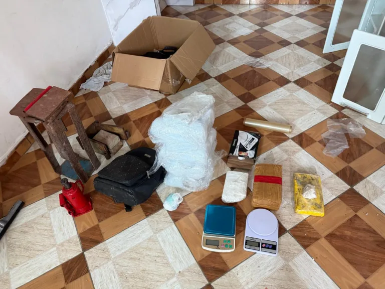 Casal que comandava ‘boca de fumo’ é preso em Itacoatiara, no Amazonas
