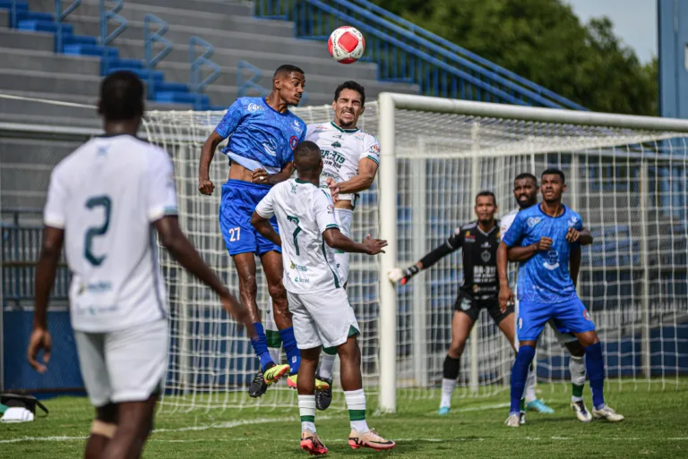 Manaus e Parintins empatam sem gols em duelo do returno do Barezão