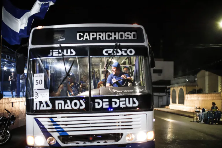 Boi Caprichoso oferece transporte para ensaios do elenco de arena