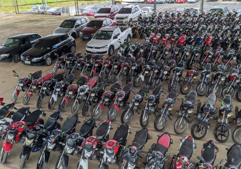 Visitação de veículos em leilão do Detran-AM inicia dia 26 de março