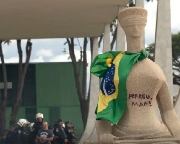 Moraes vota por condenação