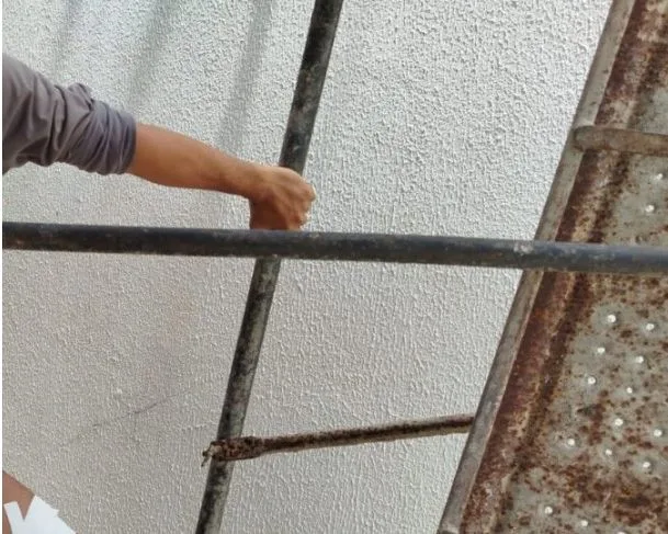 Trabalhador sofreu o acidente durante uma obra - Foto: Reprodução/Internet)