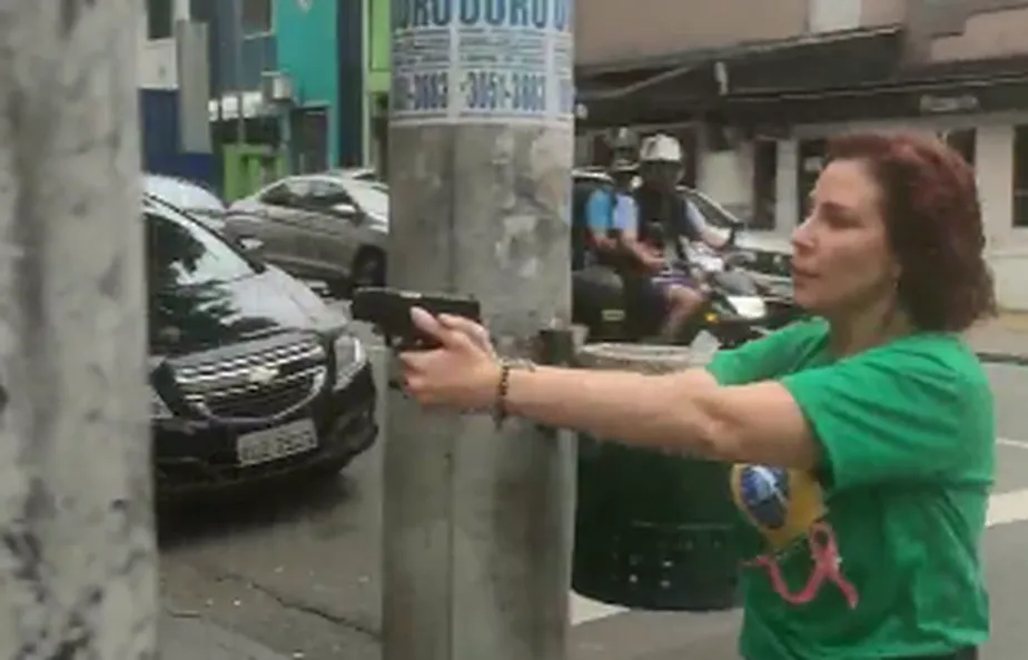 Carla Zambelli - julgamento - porte ilegal de arma de fogo