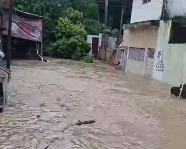 Chuva castiga Manaus