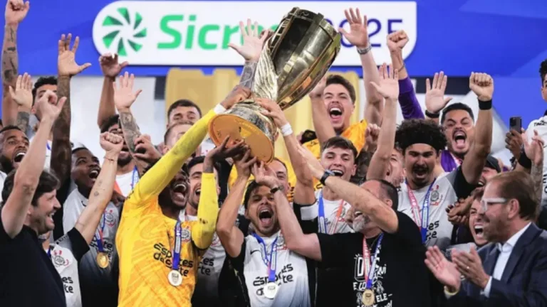 Hugo Souza, goleiro do Corinthians no embate final,