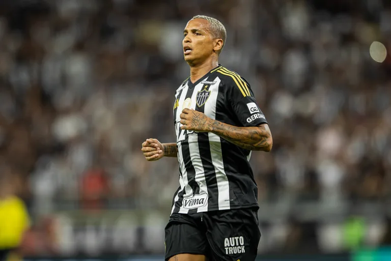 Deyverson em ação pelo Atlético-MG seguirá para o Fortaleza.