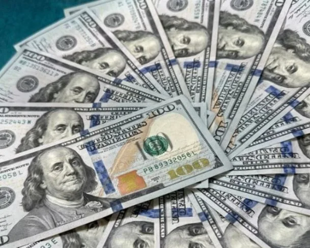 Dólar e Bolsa fecham em queda hoje
