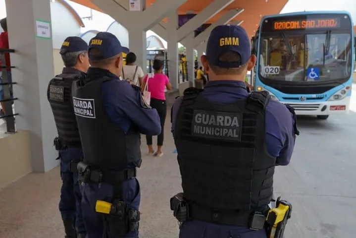 Motorista de caminhão é preso ao fazer delivery de drogas no Centro de Manaus