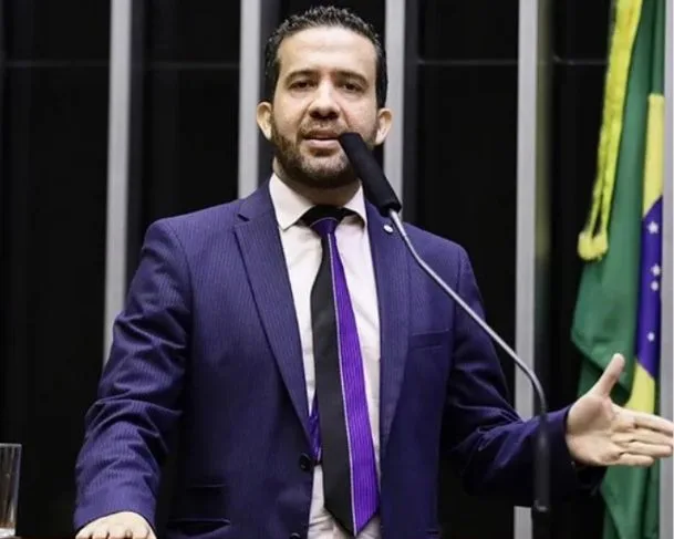 Janones não deve responder criminalmente