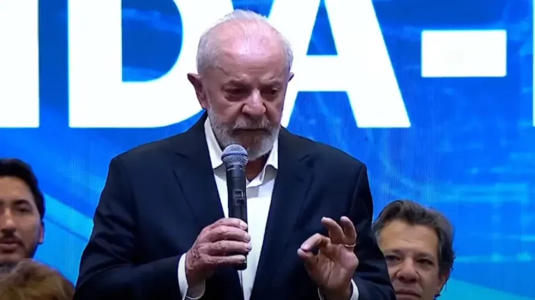 VÍDEO: Lula manda recado para Trump: "Fale manso comigo"