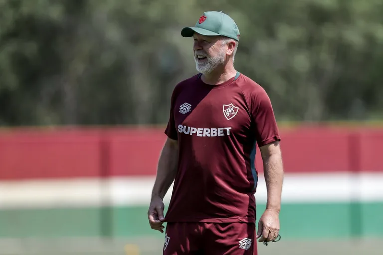 Grêmio faz contatos e pode anunciar Mano Menezes como novo técnico