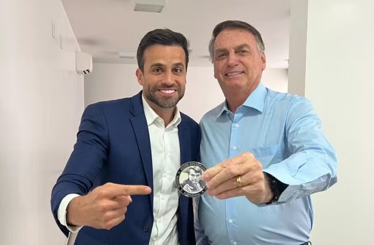 “Nunca vou desonrar”, diz Pablo Marçal sobre Bolsonaro após trocas de farpas durante campanha “Nunca vou desonrar”, diz Pablo Marçal sobre Bolsonaro após trocas de farpas durante campanha