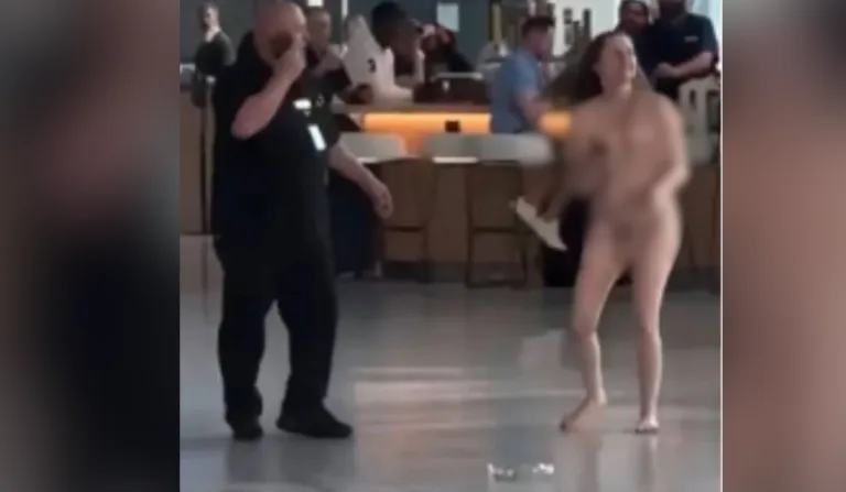 Mulher fica nua em aeroporto e fere pessoas - (Foto: Reprodução/X)