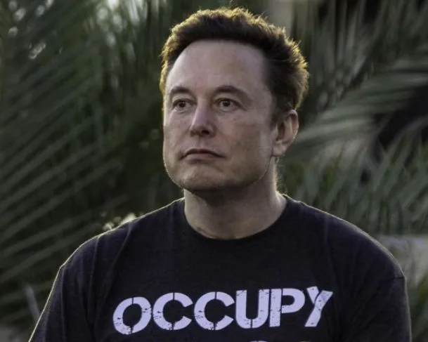Elon Musk vendeu sua rede social