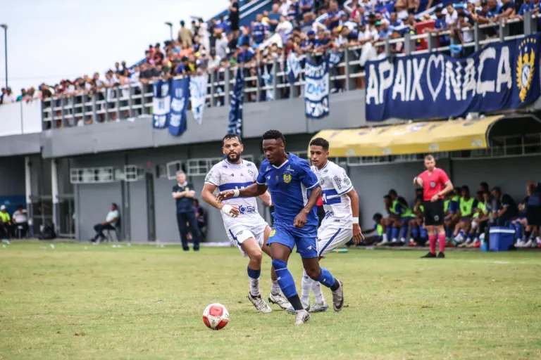 Nacional aplica goleada no São Raimundo pelo Barezão