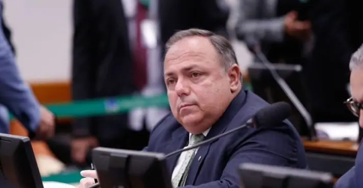 O deputado federal General Pazuello (PL-RJ), apresentou o Projeto de Lei que propõe uma alteração no Código Penal para tipificar como crime a extorsão praticada por guardadores informais de veículos em vias públicas.